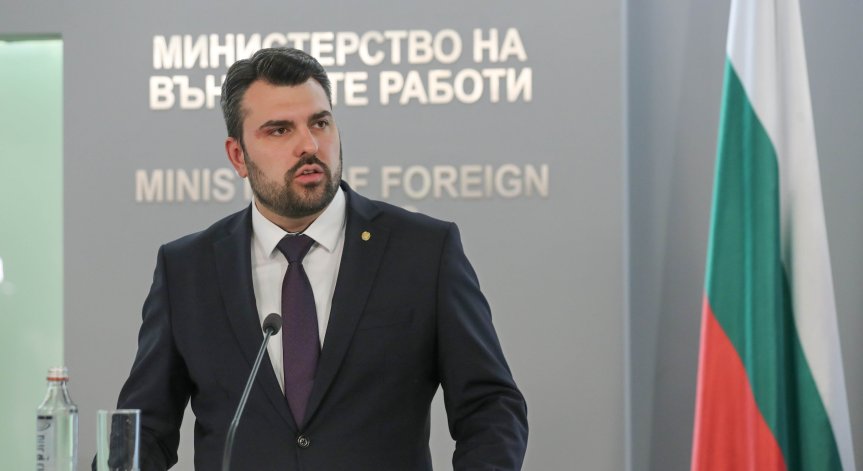 Георг Георгиев: Радев има различна визия за външната политика, ще опита да я наложи