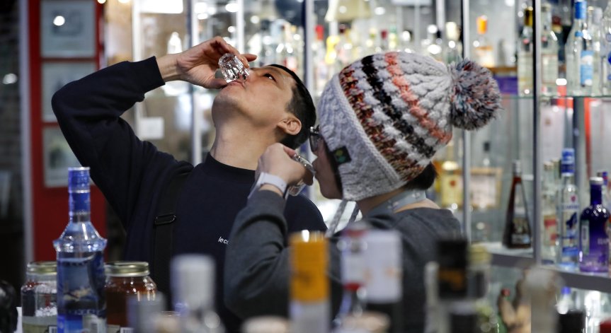 50 000 руснаци умират от алкохолизъм годишно, връщат изтрезвителите