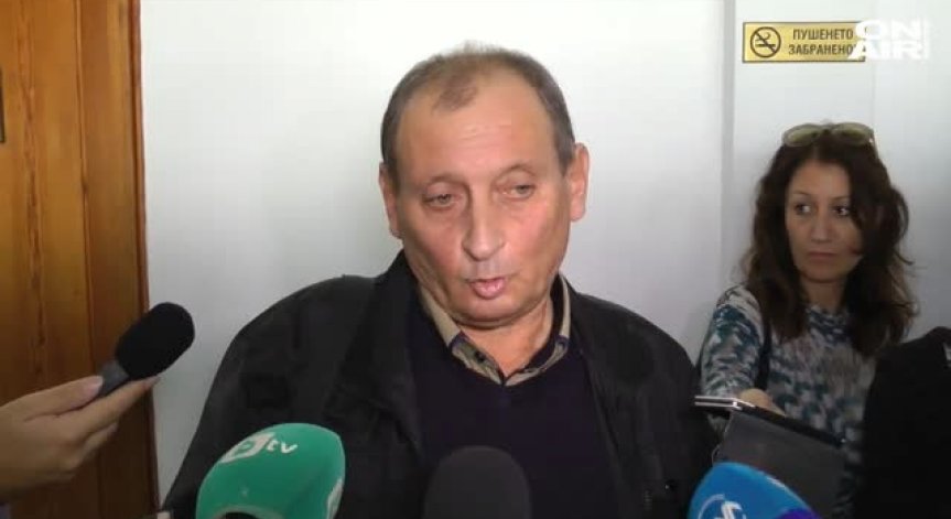 И друга ученичка твърди, че Христо Радев е блудствал с нея