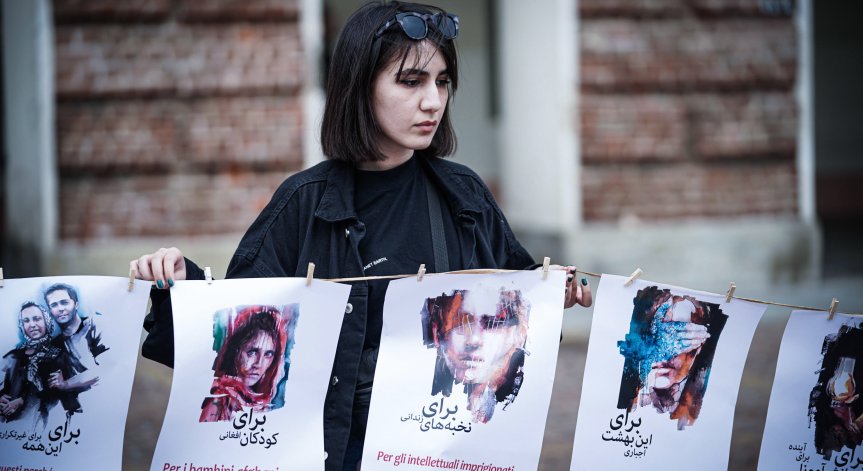 Пета седмица на протести в Иран: Демонстранти скандират 