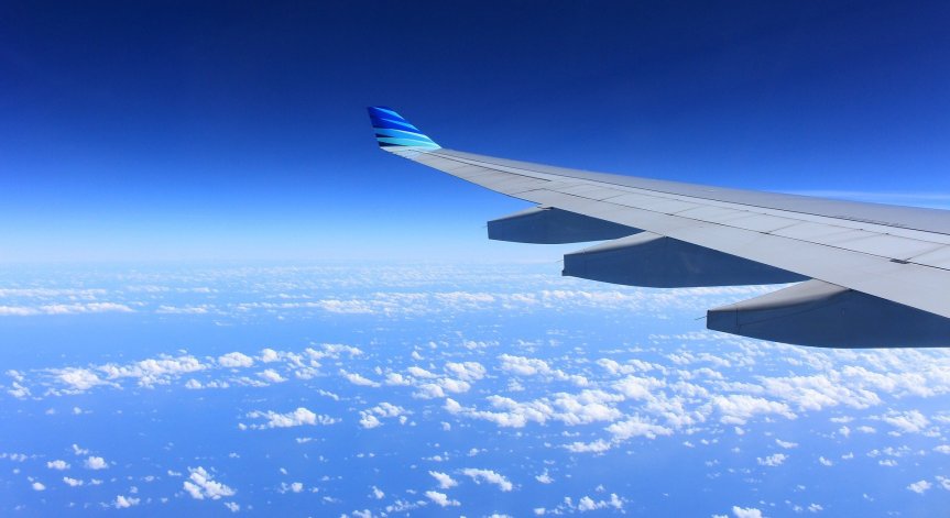 Чехия и Полша затварят въздушните си пространства за руски полети