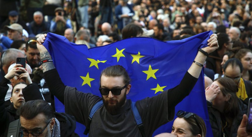 10 хил. души протестираха в Тбилиси срещу проектозакона за чуждите агенти