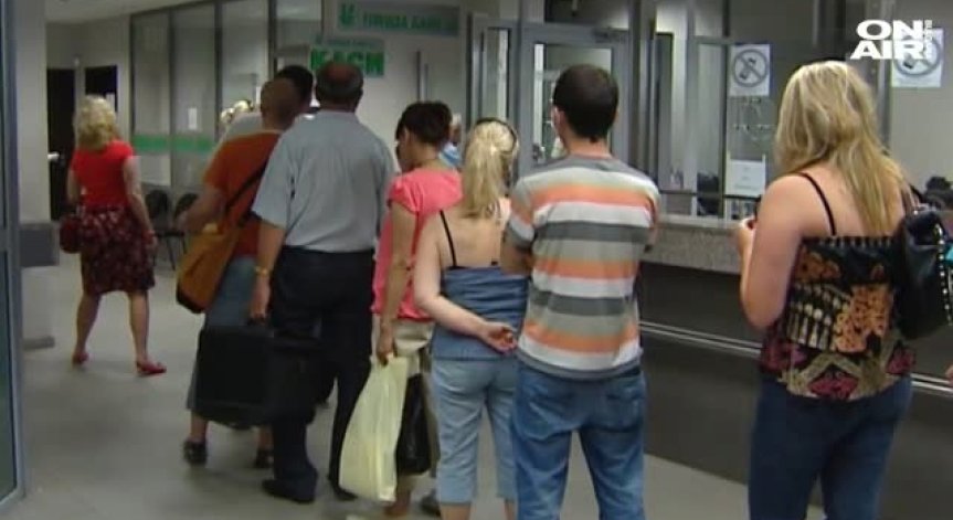 Готвят масово съкращаване на административните служители