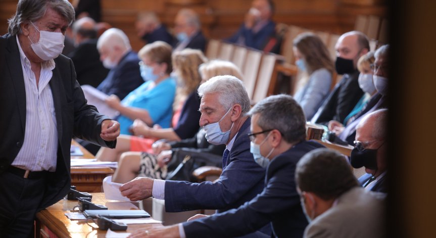 Гледат в пленарна зала втората актуализация на Бюджет 2020