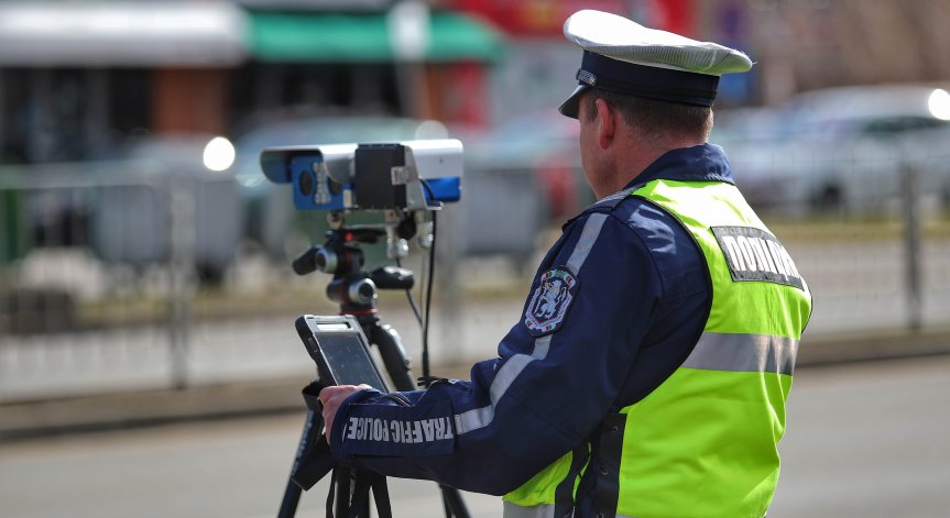  Извършен е контрол на 18 869 водачи и пътници. 