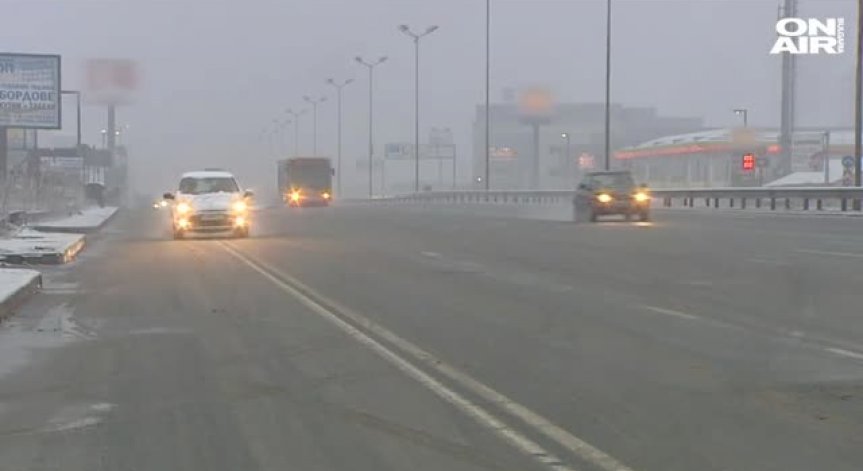 Експерти съветват как да шофираме през зимата