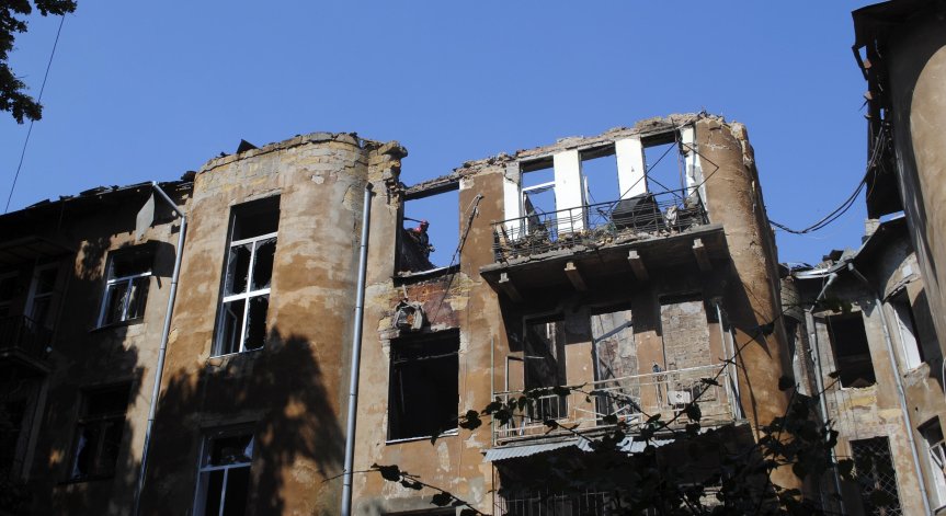 Градът бе ударен от балистична ракета.