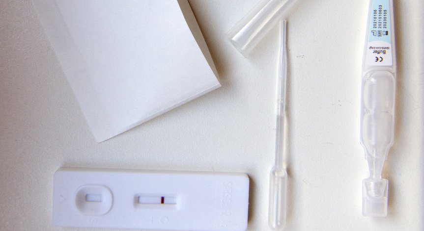 Германците изкупиха първите антигенни тестове, пуснати в супермаркетите