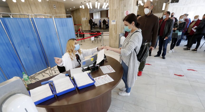 Ковид ситуацията в Румъния се влошава, прехвърлят тeжкo бoлни пaциeнти в Германия