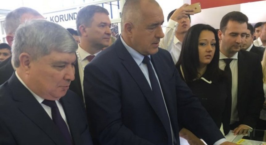 Премиерът откри завод в Узбекистан чрез телемост