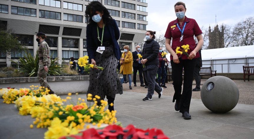 Редица градове в Европа с минута мълчание за жертвите на Ковид-19