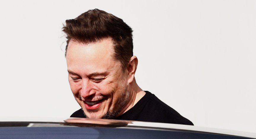 Слепи по рождение проглеждат от импланта Blindsight на Илън Мъск