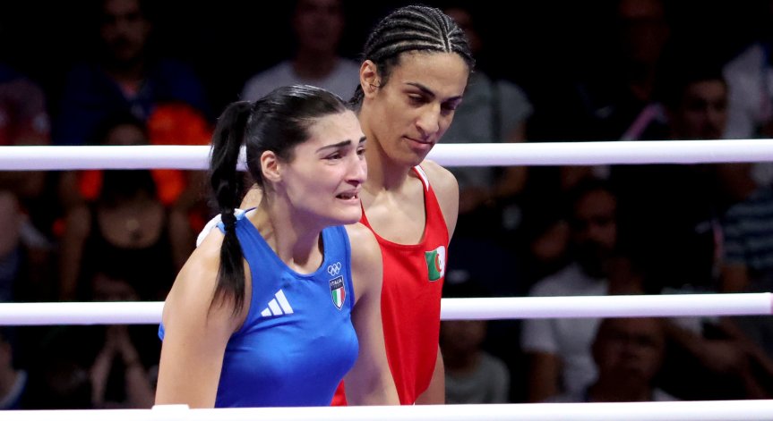 Анджела Карини си преобърна позицията.