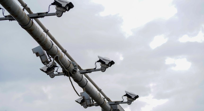 Все повече камери и полицаи на пътя.