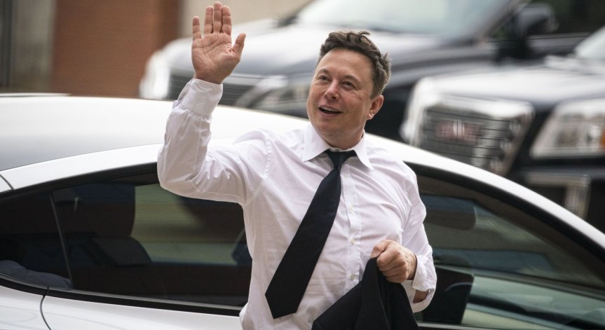 Полети с най-мощната ракета на Мъск ще струват драстично по-малко пари