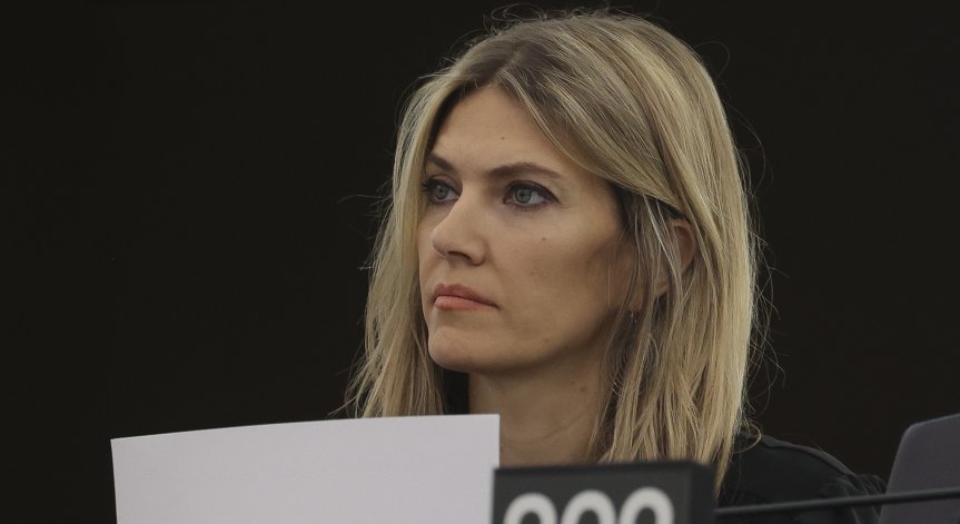 И обвинената в корупция Ева Кайли изслуша Фон дер Лайен на живо: Липсва ми Гърция