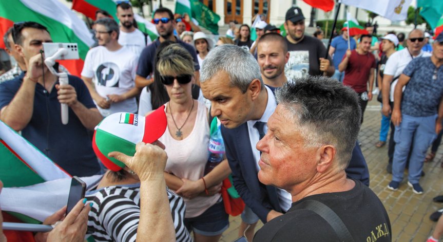 Костадинов: Депутати от БСП ще гласуват срещу правителството