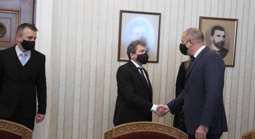 Тошко Йорданов: Парламентът най-вероятно няма да изкара повече от месец