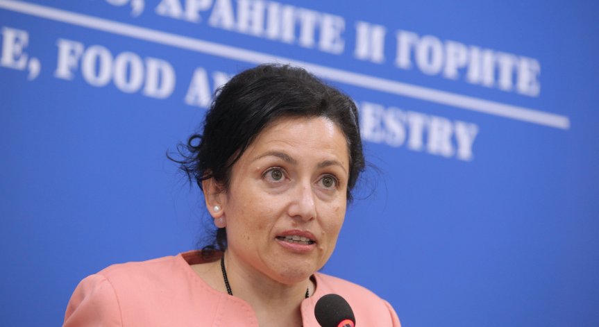 Танева проверява дали у нас се използват неразрешени препарати за растителна защита