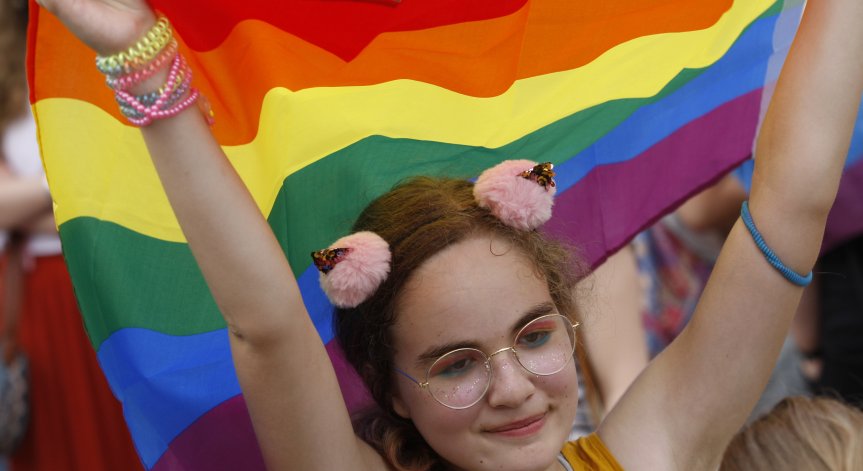 Остра позиция на партията.