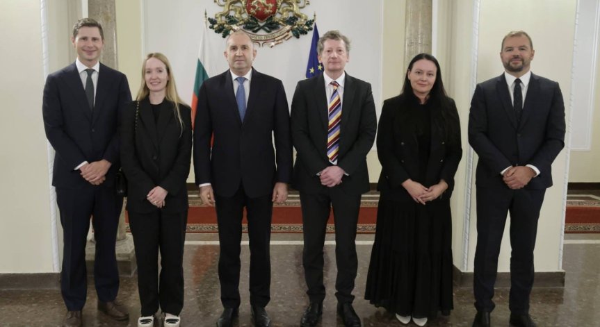 Решават през октомври дали България излиза от 