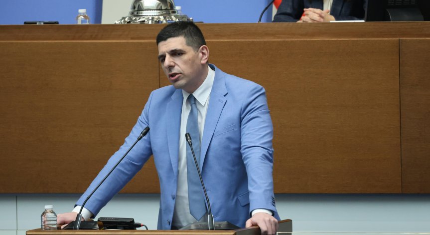 Министерският съвет така и не вкара законите по ПВУ, казаха от ПП-ДБ.