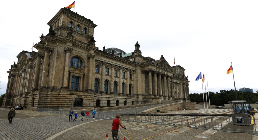 Маските стават задължителни в Бундестага, глобата - 5000 евро