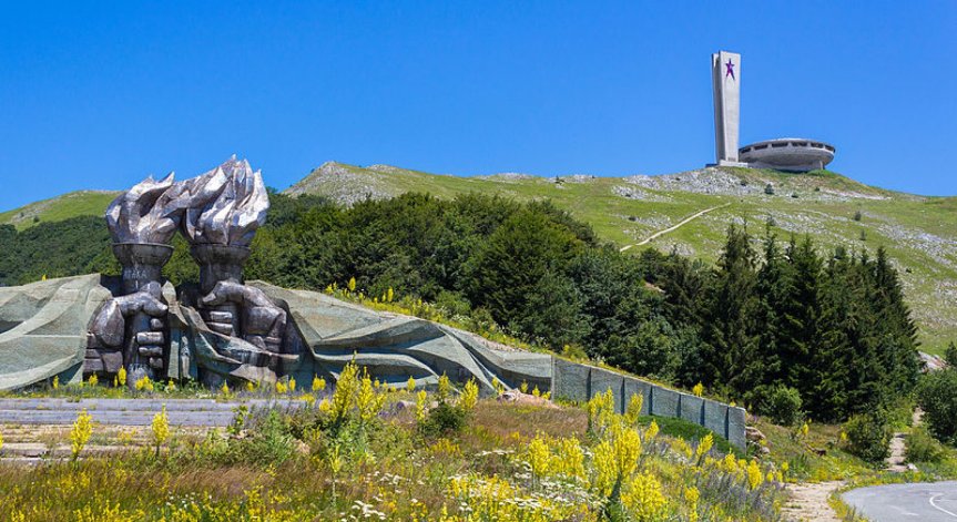 Столетницата отбелязва годишнината си на Бузлуджа