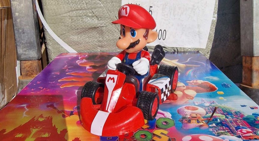 Митничари задържаха близо 10 000 фалшиви играчки