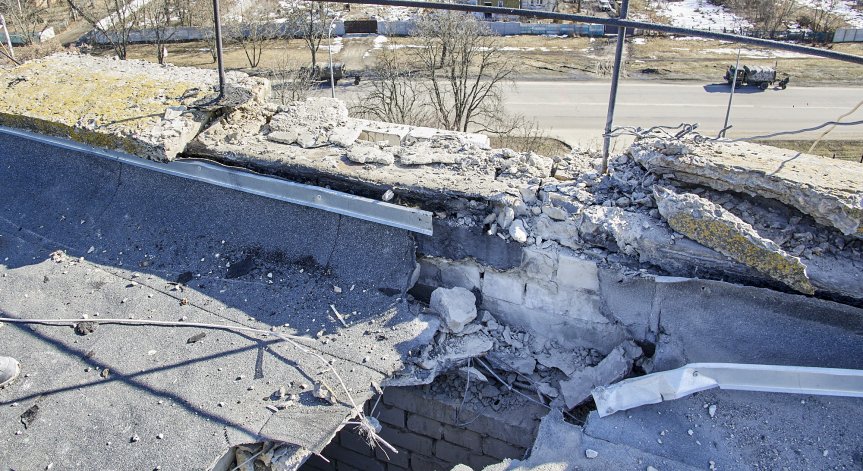 Ракета удари сградата на правителството в Харков, има убити