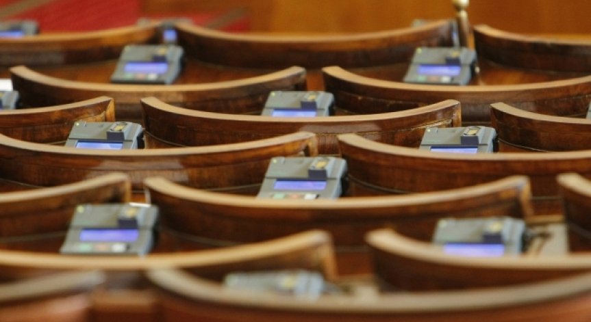 Нужна ли беше оставката на кабинета и доведе ли тя до криза?