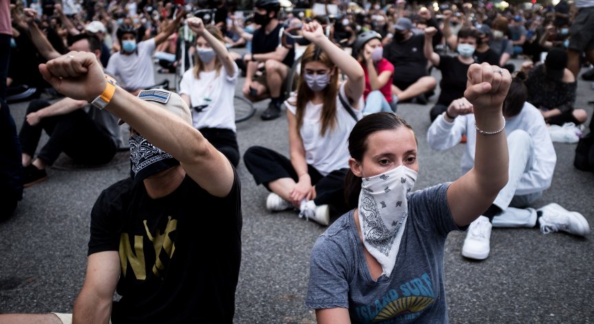 Как социалните мрежи дават гласност на насилието над афроамериканци?