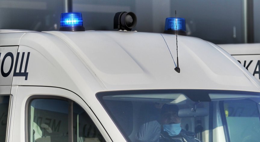 Пиян и дрогиран шофьор блъсна майка и дъщеря на паркинг в Бургас