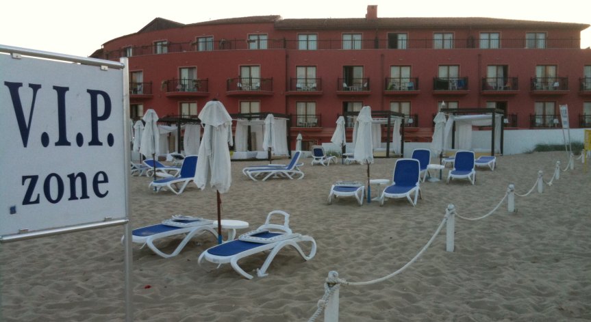 Край на сделките с имоти с руснаци - част от санкциите срещу Путин