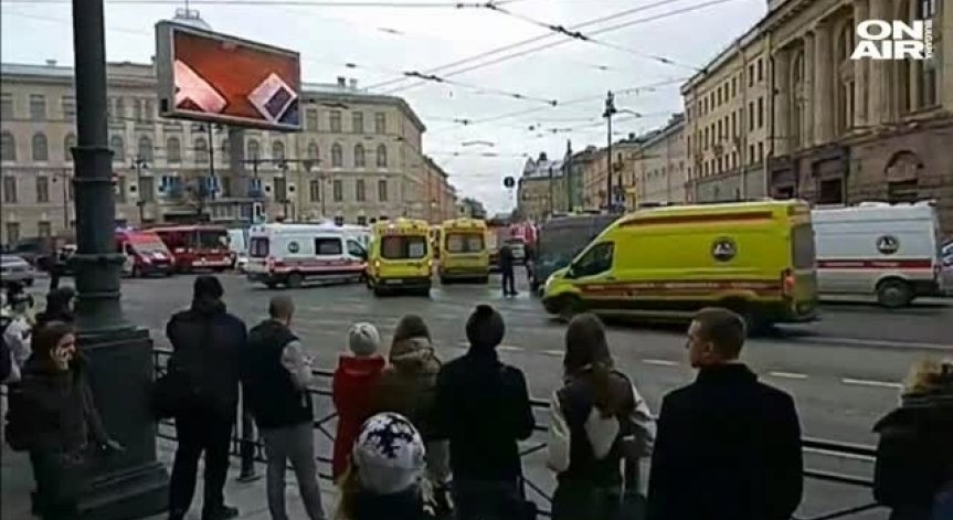 Полицията евакуира две метростанции в Санкт Петербург 