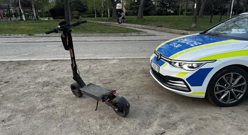 Младеж е в болница след падане с тротинетка