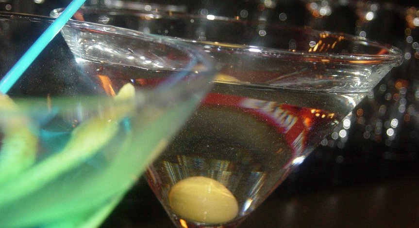 Финансисти в Русия искат по-висока цена за водката и коняка