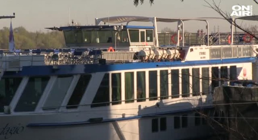 Първият кораб с чуждестранни туристи акостира в Русе