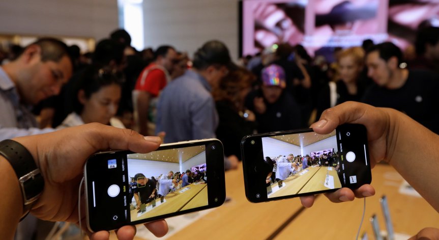 Apple ще увеличи производството на Iphone 11 с до 10%