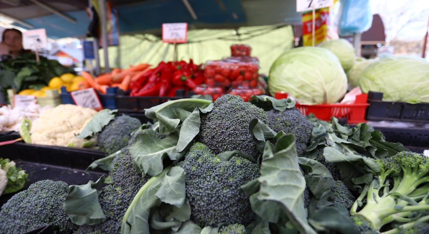 Дни преди Гергьовден: Скок на цената на месото и някои зеленчуци, олиото - по-евтино