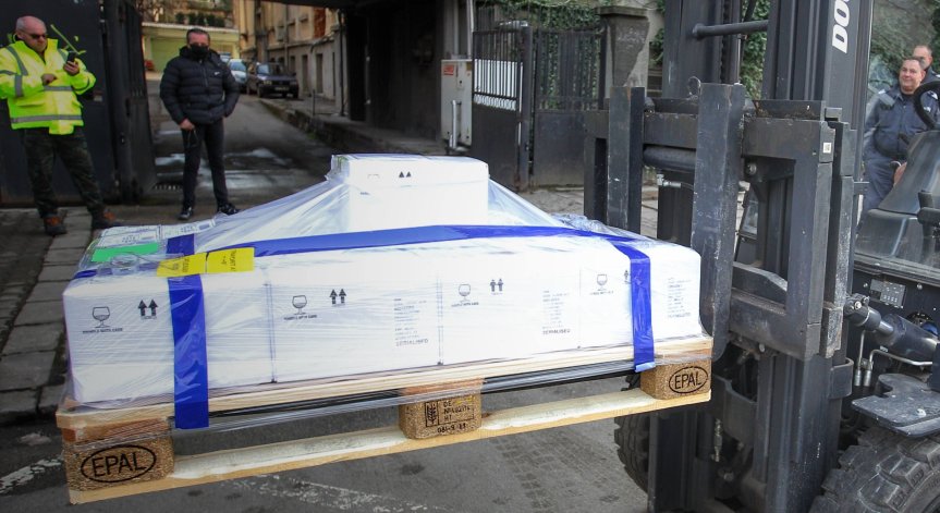 Кирилов докладва на Борисов за безопасността на AstraZeneca