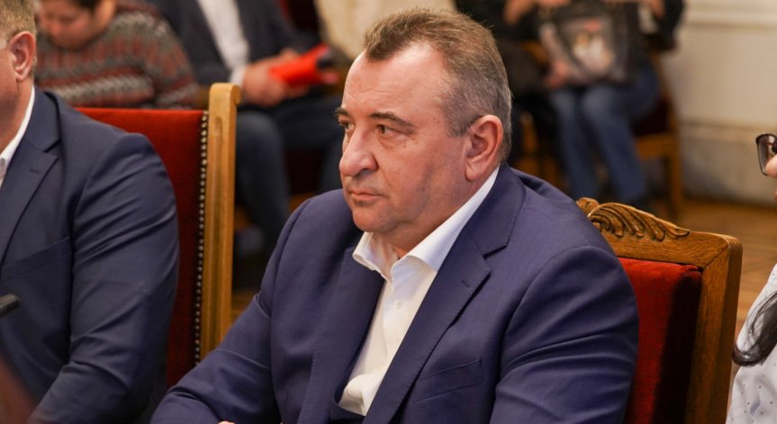 Министър Кондева отмени заповедта за уволнение на директора на 