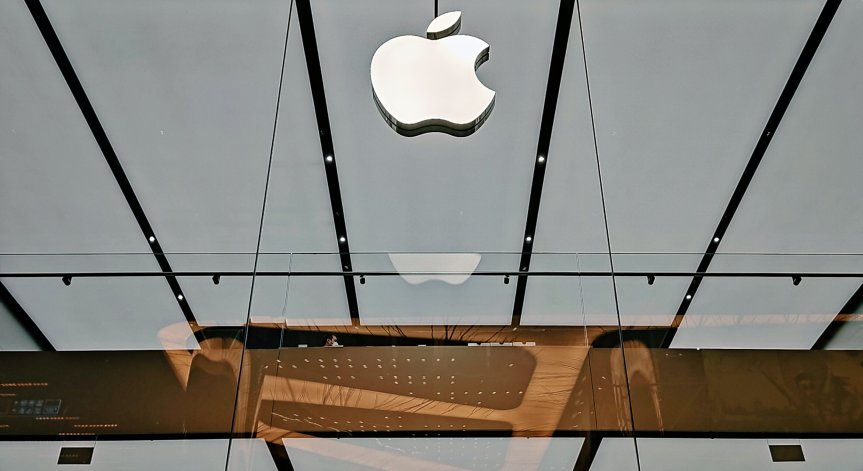 Руски съд глоби Apple за неизтрито 