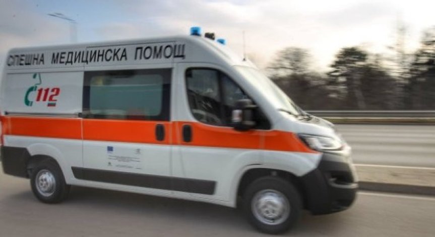 По първоначална информация е самокатастрофирал товарен автомобил.