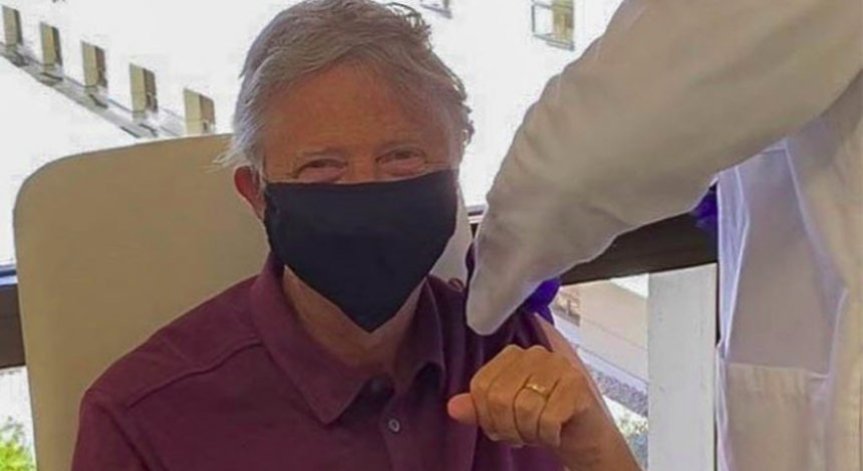 Бил Гейтс се ваксинира срещу Ковид-19