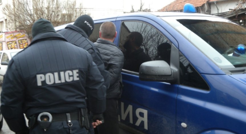 Задържаха 35 души в София, близки са до Божков