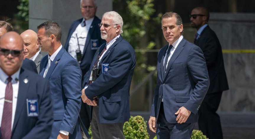 Хънтър Байдън се сдоби с три федерални обвинения