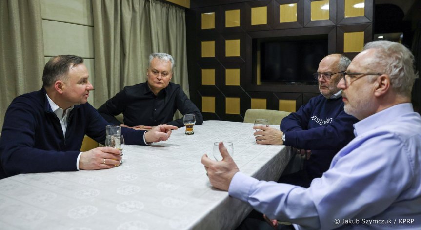 В знак на подкрепа: Президентите на Полша, Латвия, Литва и Естония отиват в Киев