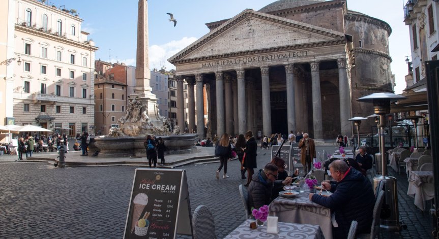 Скок на цените в заведенията, хотелите и вътрешните полети в Италия