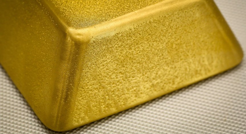 Централните банки продават злато за пръв път от 10 г.